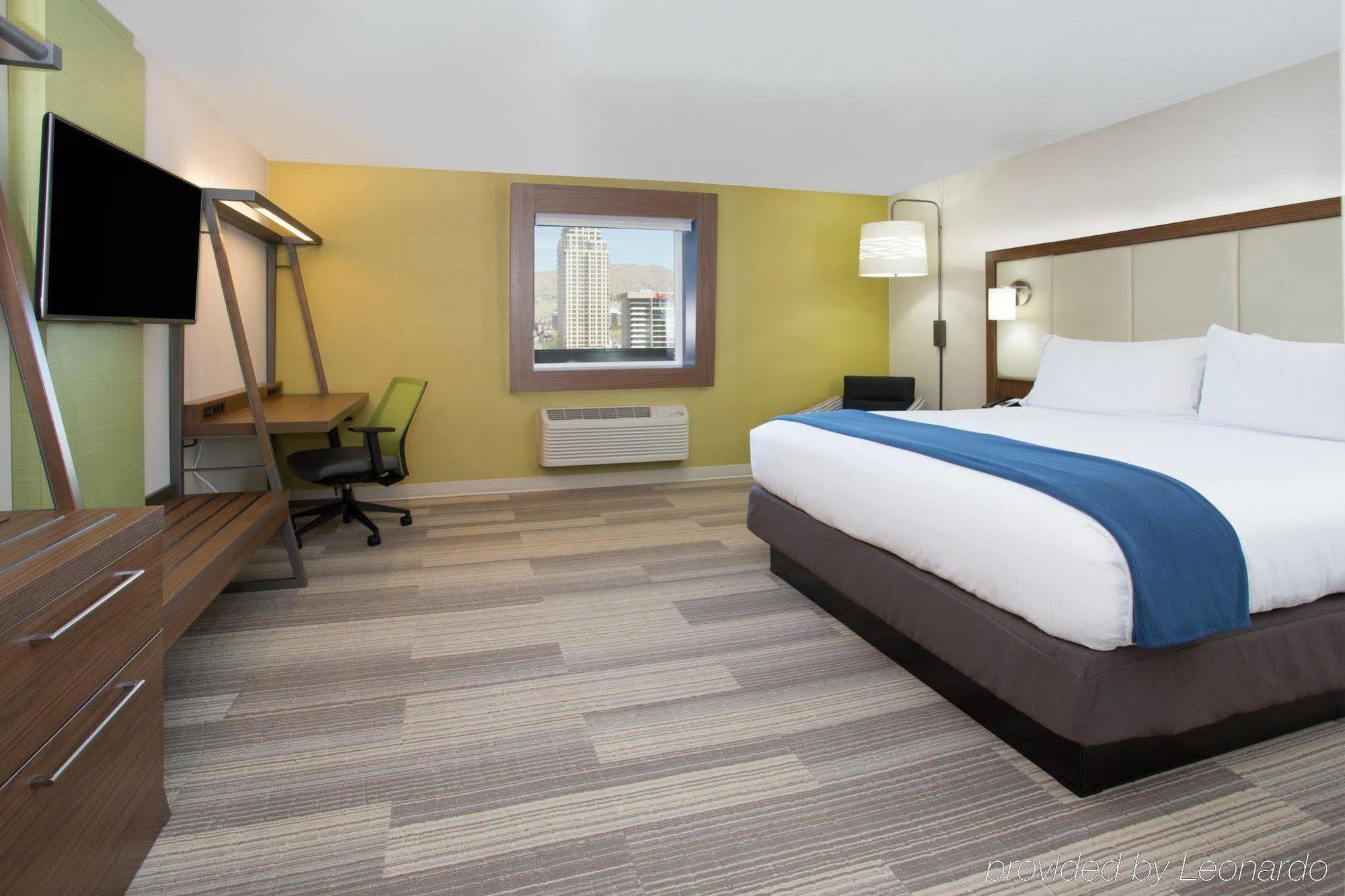 Holiday Inn Express & Suites Salisbury, An Ihg Hotel Exterior photo